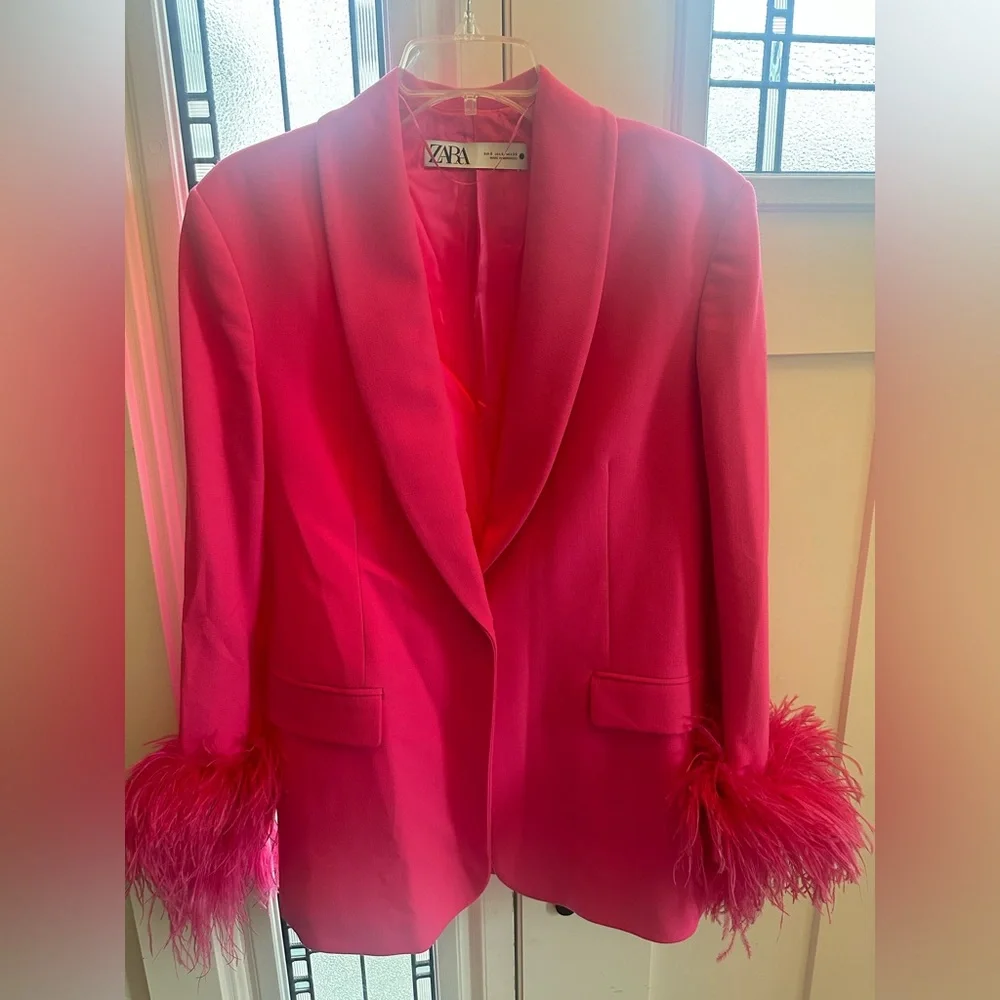 Zara straight cut feather blazer- sold out-size small - Picture 5 of 6